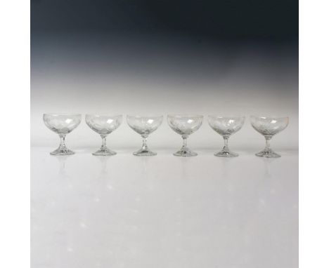 Six champagne glasses featuring a diamond-cut pattern seamlessly woven with a leaf-like design, enriched by distinctive hexag