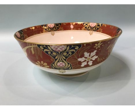 A boxed Royal Worcester bowl 'Queen Elizabeth II', Golden Jubilee, 1952 - 2002