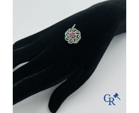 Jewellery: Pendant in white gold 18K (750°/00) set with ruby and emerald. Weight: 4.9 gr.