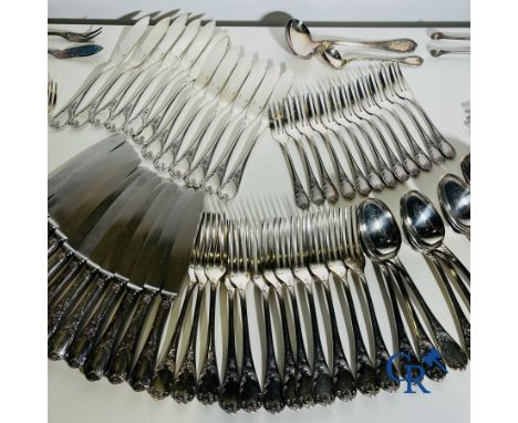 Christofle: Cutlery set 121 pieces. silver-plated metal. Model Marly.- Couteau de table: 12- Couteau à dessert: 12- Couteau à