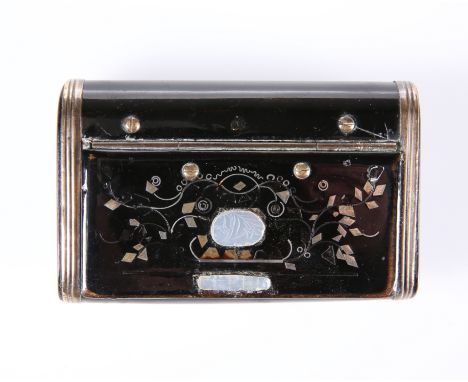 A 19TH CENTURY LACQUER SNUFF BOX, rectangular with rounded sides, the hinged cover inlaid and applied with mother-of-pearl. 9