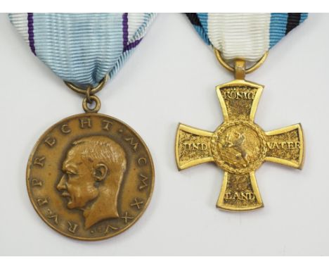Bayern: Kronprinz Rupprecht-Medaille, in Bronze.Bronze, mit Randprägung, am Bande, dazu Militär-Denkzeichen für Offiziere und