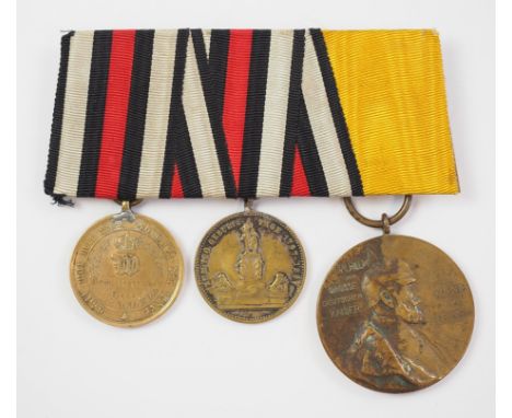 Preussen: Ordenschnalle eines Veteranen des deutsch-französischen Krieges.1.) Kriegsdenkmünze 1870/71, in Bronze, graviert im