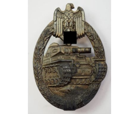 Panzerkampfabzeichen, Bronze.Kriegsmetall bronziert, teilweise migriert, durchbrochen gefertigt, an Nadel.Zustand: II