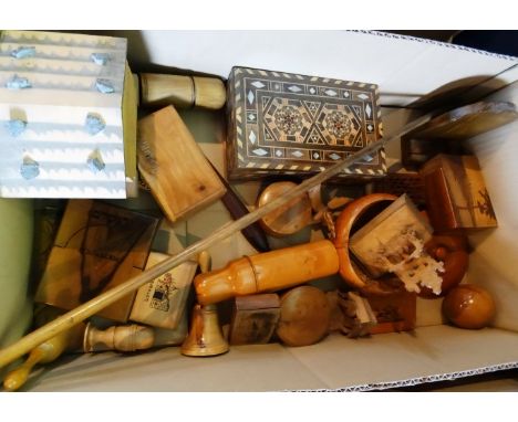 A box containing a good quantity of treen, to include: snuff boxes, carved religious figures, lidded boxes and other items.