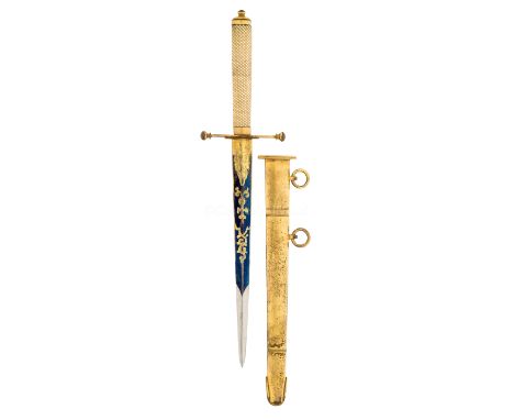 Ø A FINE MIDSHIPMAN'S DIRK, CIRCA 1790unsigned, with 8in. blued and gilt etched blade, plain quillons, tapering cross-hatched