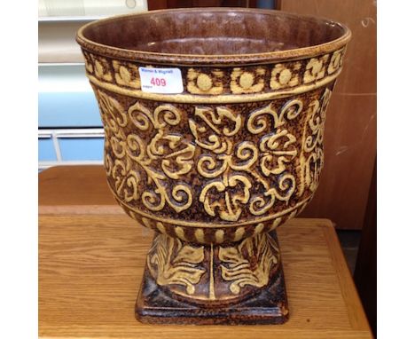 A POTTERY PLANTER H35CM DIAM29CM