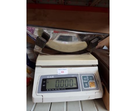 KITCHEN WEIGHING SCALES