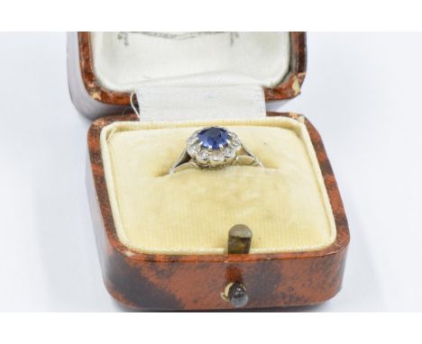 Early 20th Century circular sapphire and diamond cluster ring, size J, 2.5gNo hallmarks 