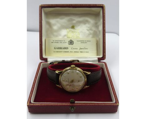 Zenith 9ct Yellow gentleman's wristwatch with subsidiary seconds and leather strap, in associated boxCannot take the back off