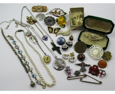 Norwegian silver gilt enamel decorated bracelet, a similar pendant on chain, and a quantity of various costume jewellery 