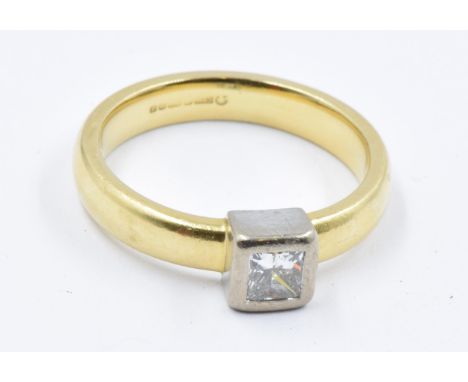 18ct Yellow gold diamond solitaire ring, size M, 6g 
