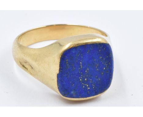 14ct Gold Lapis Lazuli signet ring, size O, 5g 