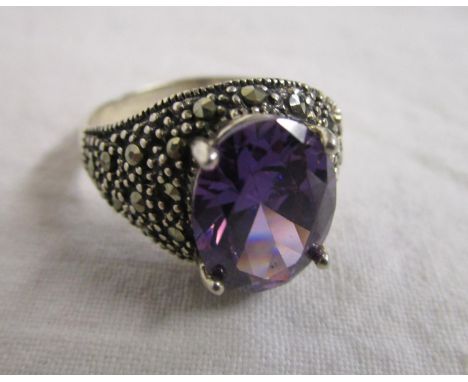 Silver amethyst set ring