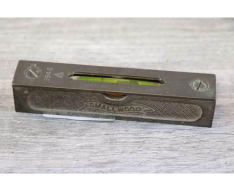 Mid 20th century Smallwood Military Spirit Level marked 1946 and with a crowsfoot