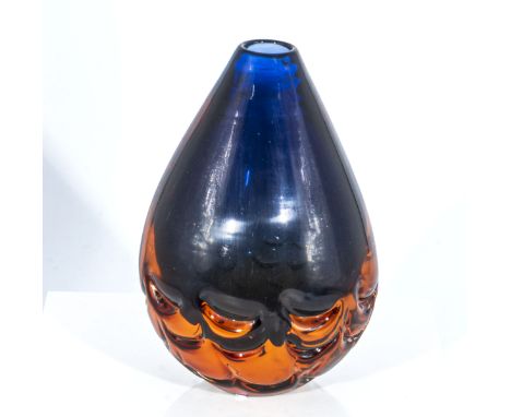 An art glass vase, 20cm tall