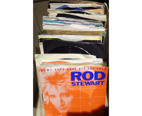 Mixed singles including Tom Jones. P&amp;P Group 3 (£25+VAT for the first lot and £5+VAT for subsequent lots) 