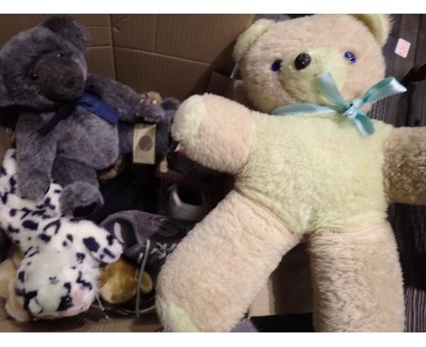 Box of assorted soft toys including Me To You bear. P&amp;P Group 2 (£18+VAT for the first lot and £3+VAT for subsequent lots