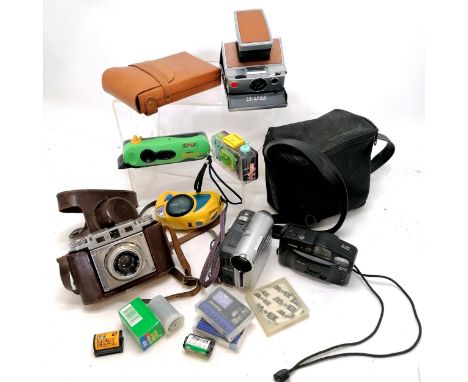 Qty of cameras inc Polaroid SX-70 in it's original leather case, Braun Gloria, Minolta etc, Samsung video camera etc 