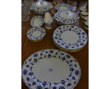 A quantity of Spode Colonel pattern tablewares, comprising a pair of vegetable dishes, plates, gravy boat etc.