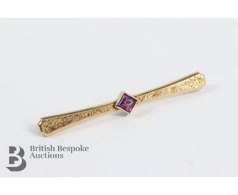 Edwardian 14/15ct yellow gold and amethyst bar brooch, approx 65 mm.&nbsp;
