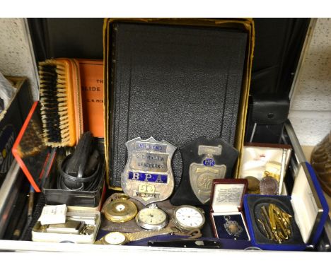 Gentleman's Accessories - a Mabe Todd fountain pen, others; tie clip, cut throat razor, etc, qty