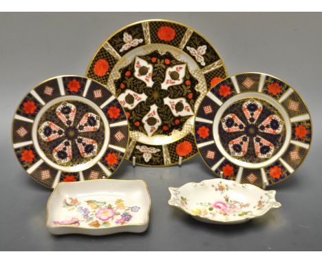 An Abbeydale Chrysanthemum pattern plate and trinket dish; a pair of Royal Crown Derby 1128 tea plates