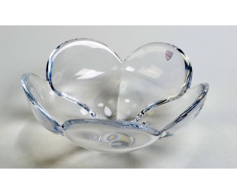 An Orrefors quatrefoil bowl, diameter 23.5cm.