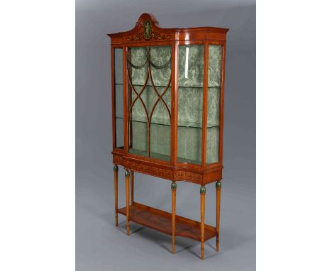 A FINE EDWARDIAN PAINTED SATINWOOD VITRINE, with arched top, painted in the arch with a putto, over an astragal glazed door p