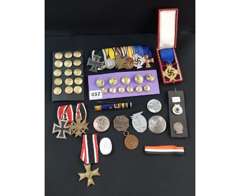 COLLECTION OF GERMAN WW1 AND WW2 MEDALS TO INCLUDE - WW1 IRON CROSS 2ND CLASS, WURTTEMBURG MILITARY MERIT MEDAL, HONOUR CROSS