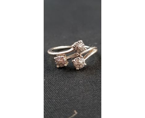 9CT WHITE GOLD AND DIAMOND RING 