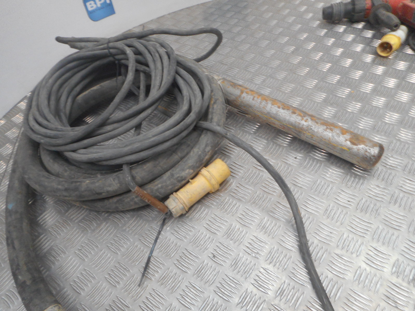 110v vibrating poker