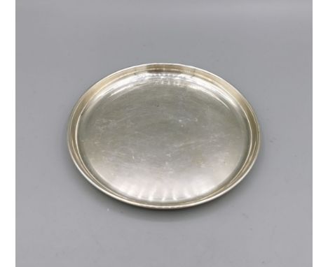 UNTERSETZER / FLASCHENTELLER, deutsch, 835er Silber, 65 Gramm. Gemarkt mit Halbmond und Krone, Feingehaltsangabe, Manufakturp