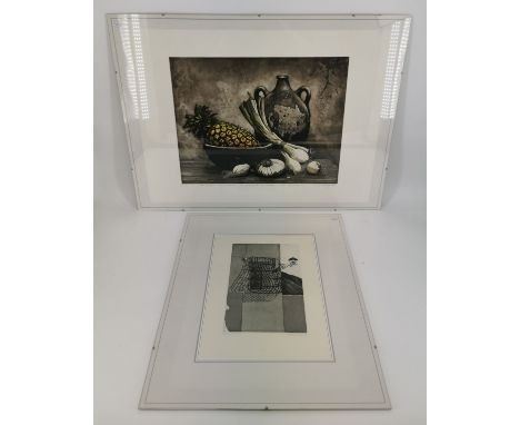 RUSCH, JENS (geb. 1950 in Neufeld/Dithmarschen, tätig in Brunsbüttel), Zwei Aquatinta-Radierungen: 1) Ohne Titel, Gebäude mit