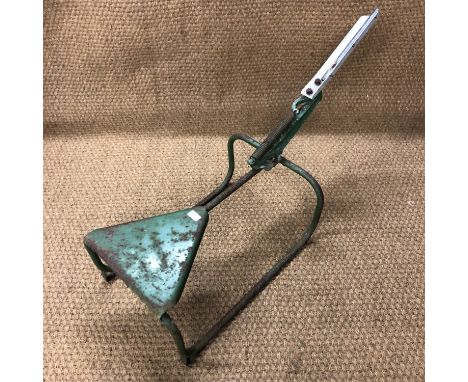 A vintage clay pigeon trap