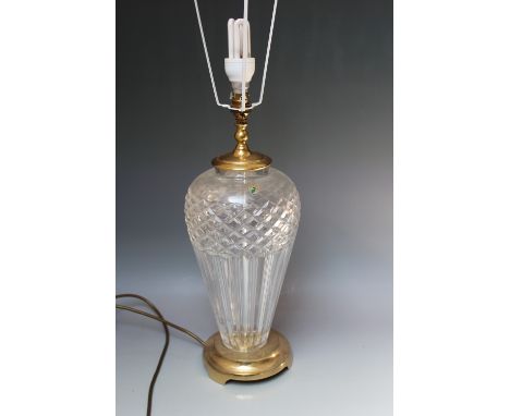 A LARGE WATERFORD CRYSTAL GLASS TABLE LAMP BASE WITH BRASS FITTINGS, without shade, H 47 cm to top of bulb holder