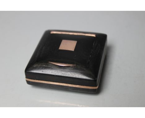 A GOLD MOUNTED SQUARE TORTOISESHELL SNUFF BOX,  in the style of George III, with central vacant cartouche to the lid, W 4 cm 