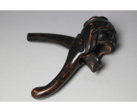 A BLACK FOREST NUTCRACKER IN THE FORM OF AN ARAB GENTLEMAN, H 19.25 cm