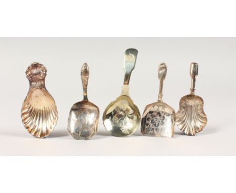 FIVE VARIOUS TEA CADDY SPOONS.