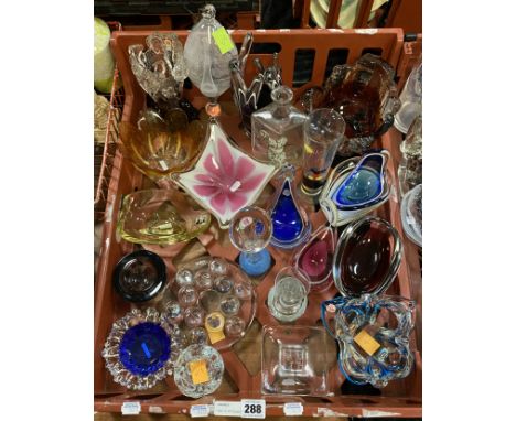 TRAY OF ART GLASS &amp; DESIGNER GLASSWARE TO INCLUDE ORREFORS/COSTA BODA ETC