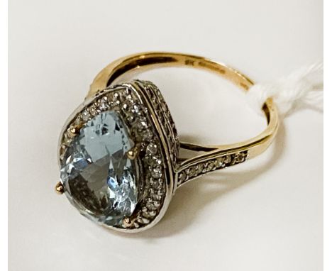 9CT GOLD DIAMOND &amp; BLUE TOPAZ RING - SIZE K