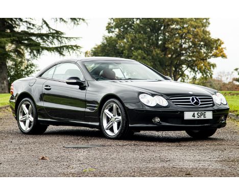 Sparkling, one owner, SL 500 presented in a beautiful colour combination.UK, right-hand drive SL 500 Roadster with just 53,26