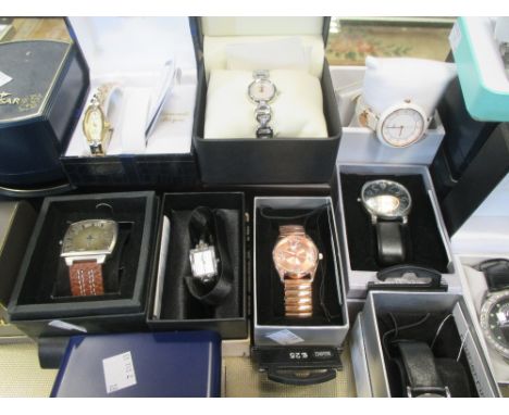 A quantity of watches to include Rotary, Pulsar and other fashion brands, all cased (18)  