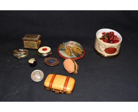 Mixed lot comprising a Ralph W Cowan memorial porcelain rosary box, together with a further metal mounted walnut, a small Fre