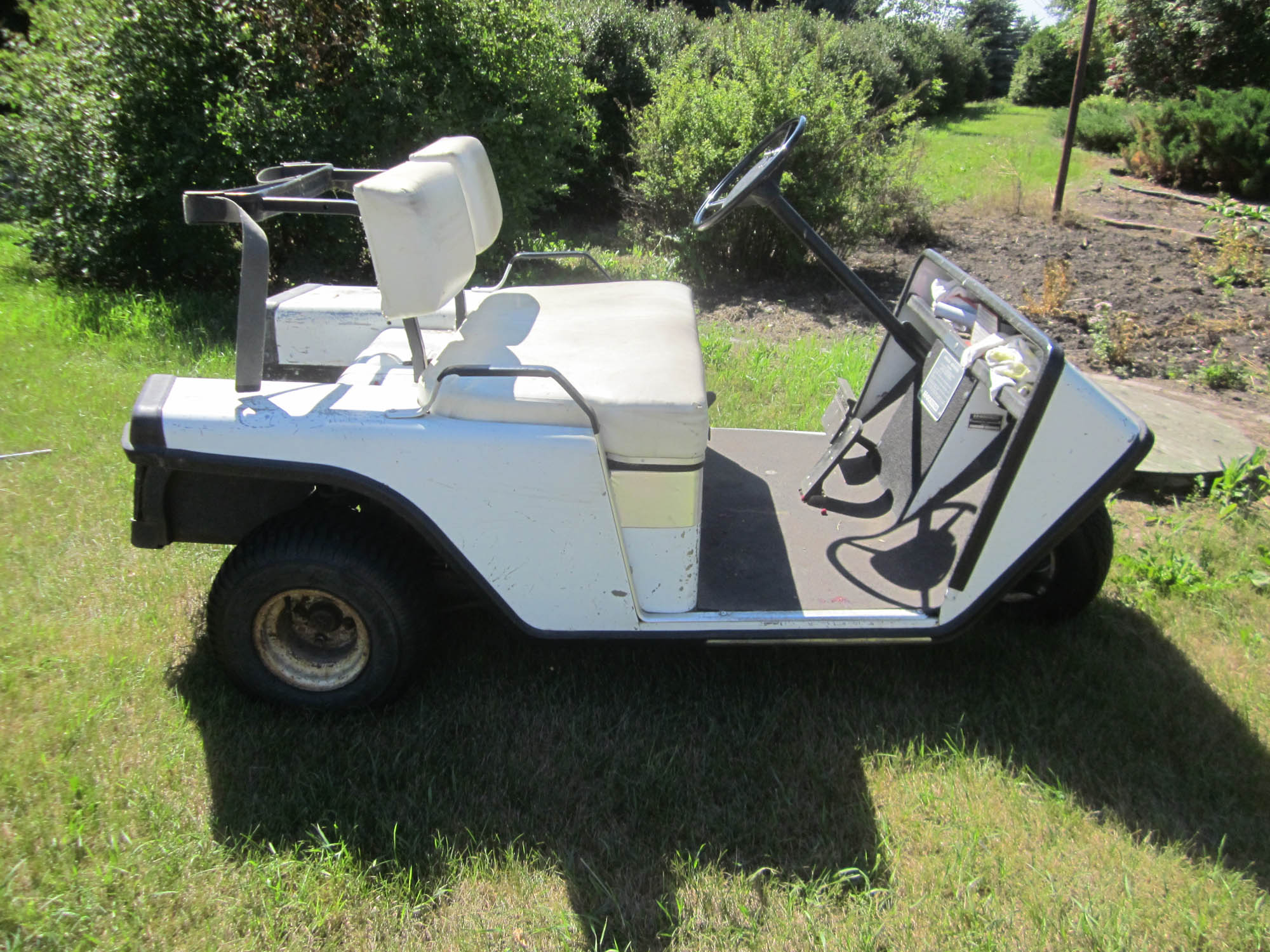 Ezgo 3 wheel gas golf cart and golf cart trailer