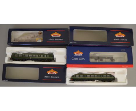 OO Gauge. A boxed Bachmann 32-900 DCC 108 2 car DMU BR green with Speed Whiskers together with Bachmann DCC 31-479 Class G2A 