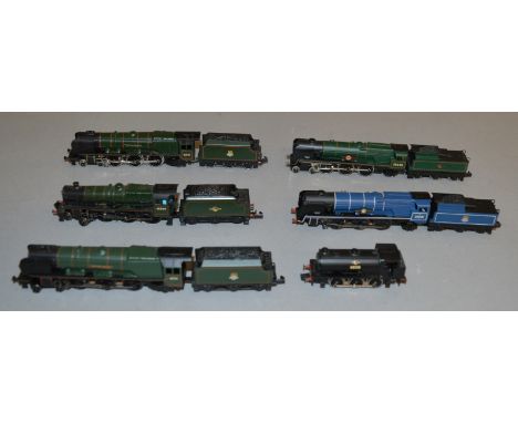N Gauge. 5 unboxed Steam Locomotives with Tenders, by Graham Farish and Bachmann including 4-6-2 'City of Leeds', 4-6-0 'Gala