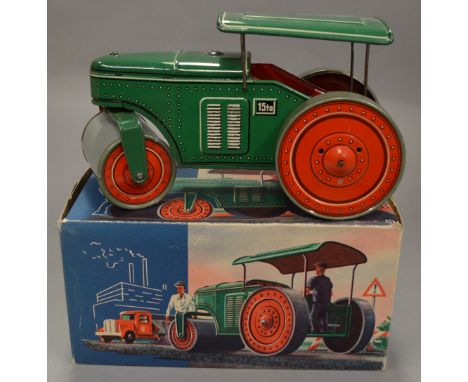 A tinplate Tipp &amp; Co #610 Road Roller model with clockwork mechanism and fixed key. Mechanism appears to operate as it sh