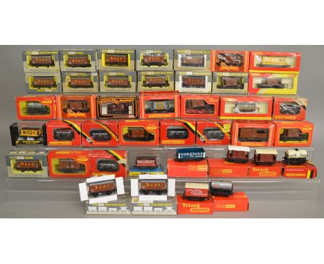 OO Gauge. 41 boxed Wagons of various types by Hornby, Mainline, Graham Farish etc. including 13 Wrenn W5009 Gunpowder Vans 'B