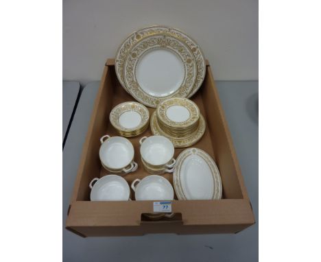 Royal Worcester Hyde Park dinnerware in one box 
